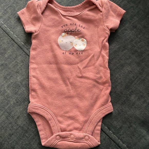 Carter’s Apple Newborn bodysuits and pants - Picture 6 of 14
